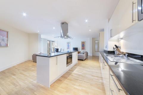 2 bedroom apartment to rent, Trinity Tower, Quadrant Walk, Canary Wharf, London, E14