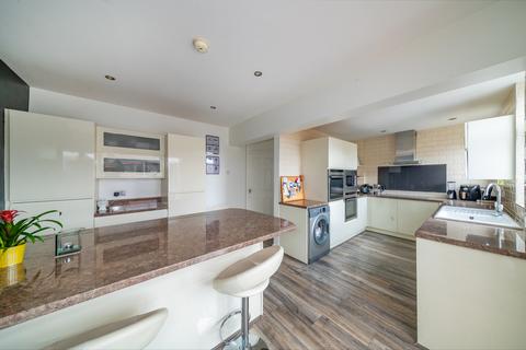 4 bedroom semi-detached house for sale, Worrall Street, Leeds, LS27