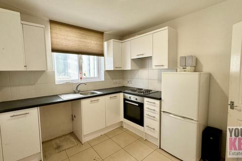 2 bedroom flat for sale, Florence Court, Eastern Esplanade, Cliftonville, Margate, Kent CT9