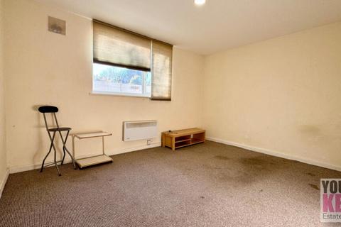 2 bedroom flat for sale, Florence Court, Eastern Esplanade, Cliftonville, Margate, Kent CT9