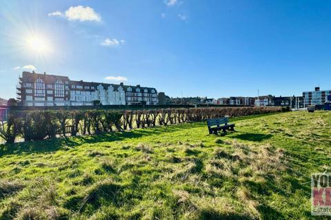 2 bedroom flat for sale, Florence Court, Eastern Esplanade, Cliftonville, Margate, Kent CT9