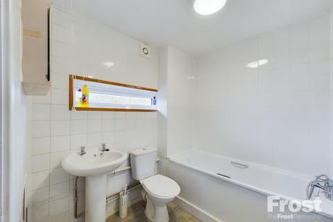 91 Falcon Drive, Stanwell, Staines-upon-thames, TW19 7EX