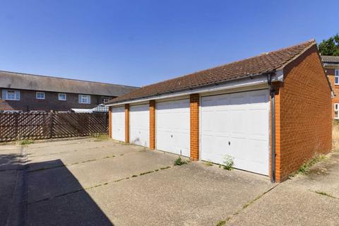 2 bedroom end of terrace house for sale, Autumn Glades, Leverstock Green