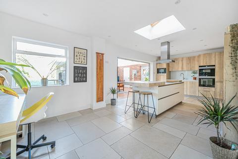 101 Downs Road, South Wonston, Winchester, SO21 3EH