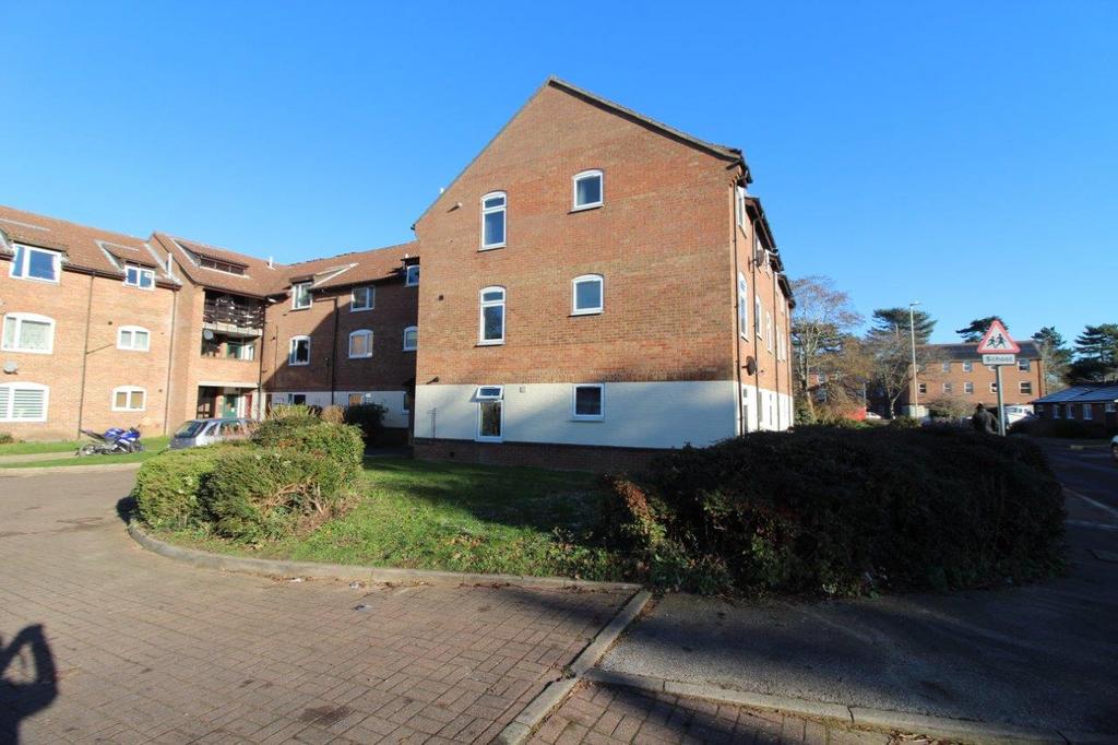 Roundwood Road, Ipswich, IP4 2 bed flat for sale £135,000