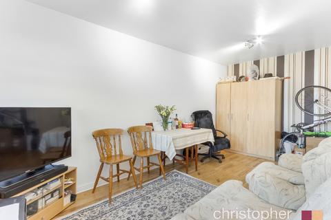 2 bedroom flat for sale, Trinity House, Trinity Lane, Waltham Cross, Hertfordshire, EN8 7EF