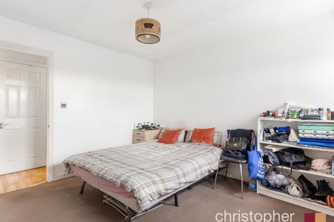 Flat 35, Trinity House Trinity Lane, Waltham Cross, EN8 7EF