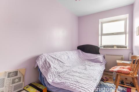 Flat 35, Trinity House Trinity Lane, Waltham Cross, EN8 7EF