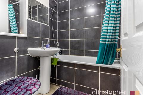 Flat 35, Trinity House Trinity Lane, Waltham Cross, EN8 7EF
