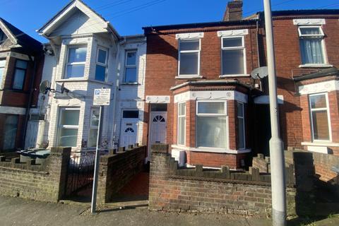 4 bedroom terraced house for sale, Hitchin Road, Luton, Bedfordshire, LU2