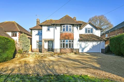 2 Durford Road, Petersfield, GU31 4EW