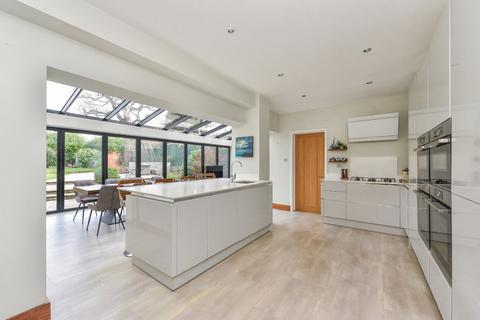 2 Durford Road, Petersfield, GU31 4EW