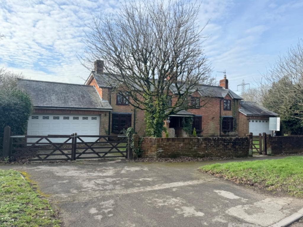 Lime Kiln Lane, Holbury, Southampton, Hampshire, SO45 7 bed detached