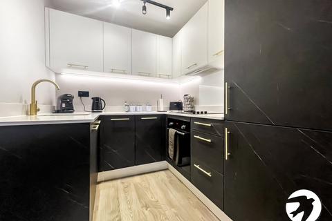 1 bedroom flat to rent, High Street, Chatham, Kent, ME4