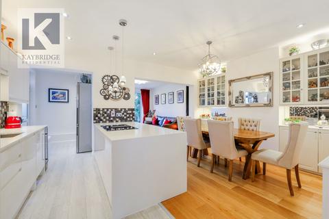 88 Stoneleigh Avenue, Worcester Park, KT4 8XY