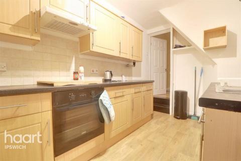 3 bedroom end of terrace house to rent, Wallace Road, Ipswich