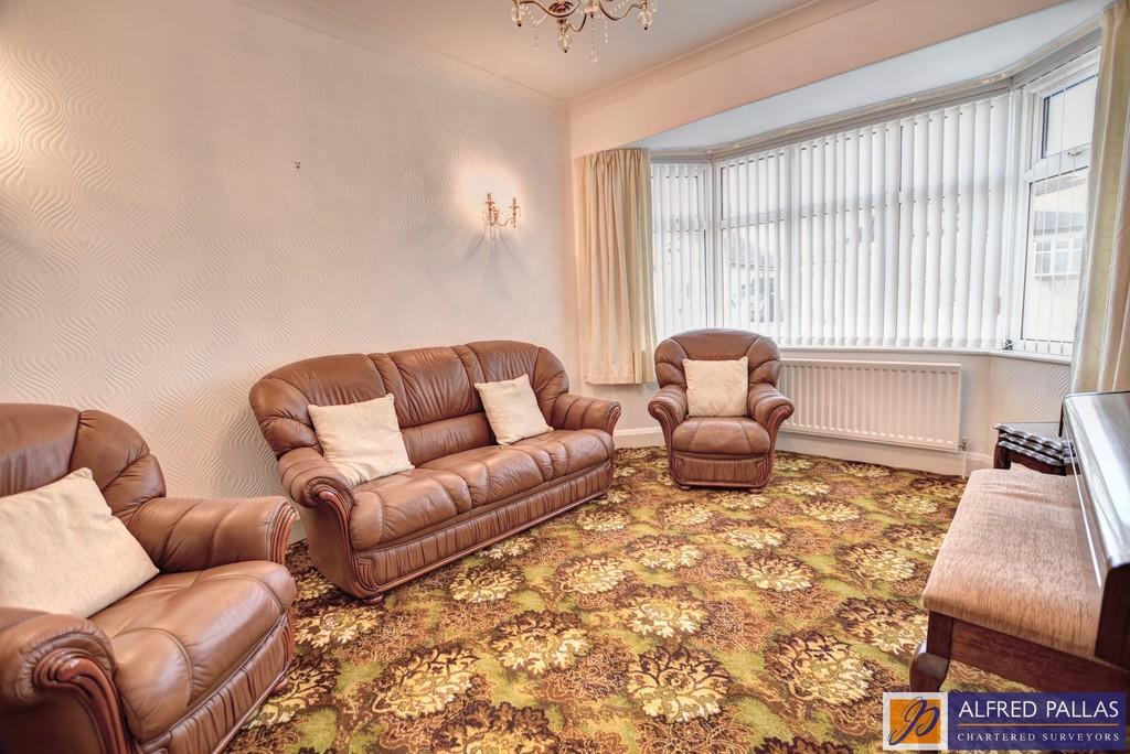 Malvern Gardens, Roker 2 bed semidetached bungalow for sale £269,950