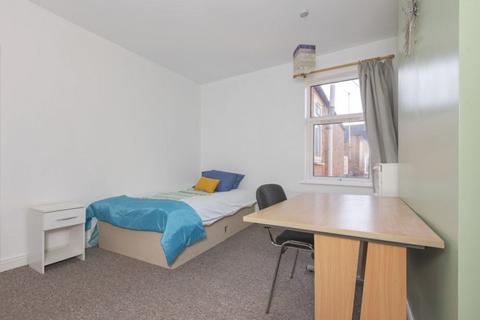 4 bedroom terraced house to rent, Norman Street, Leicester
