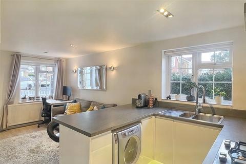 4 Groveside Close, Carshalton, SM5 2EQ