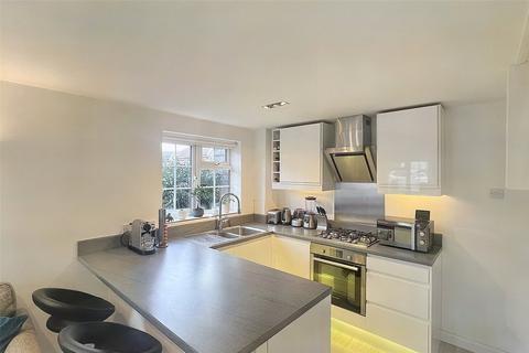 4 Groveside Close, Carshalton, SM5 2EQ