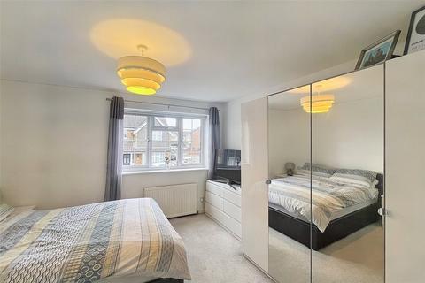 4 Groveside Close, Carshalton, SM5 2EQ