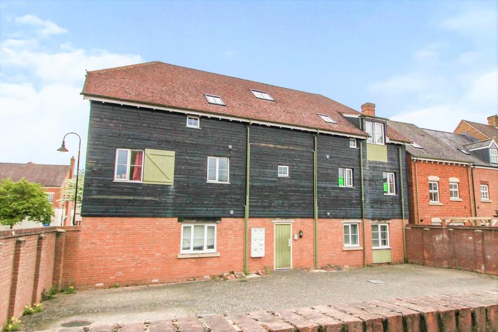 Ravensdale, Swindon SN1 2 bed apartment £950 pcm (£219 pw)