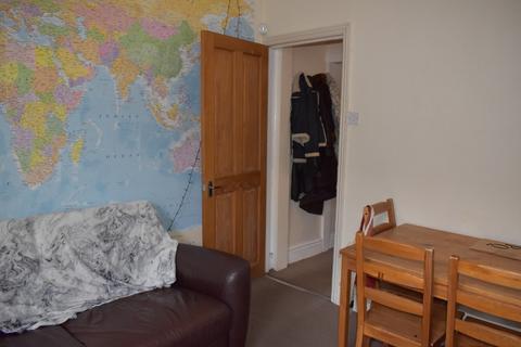 3 bedroom terraced house to rent, Newlyn Street, Rusholme, Manchester