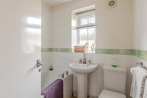 2 Bondgate, Harewood, Leeds, LS17 9LN