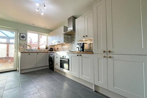 4 bedroom link detached house for sale, North Street, Mears Ashby