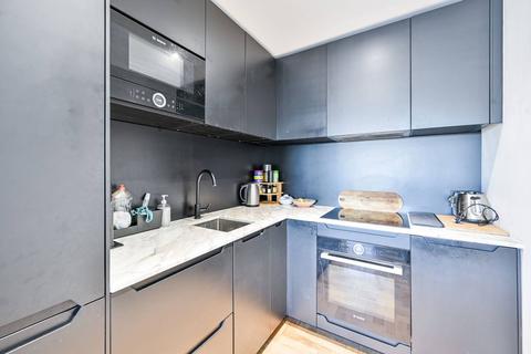 Flat 17, 1a Bethwin Road, London, SE5 0SJ