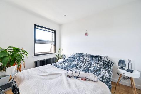 Flat 17, 1a Bethwin Road, London, SE5 0SJ