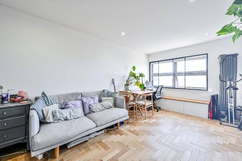 Flat 17, 1a Bethwin Road, London, SE5 0SJ