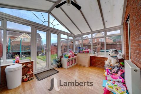 73 Hoveton Close, Redditch, B98 7HW