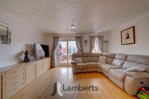 73 Hoveton Close, Redditch, B98 7HW