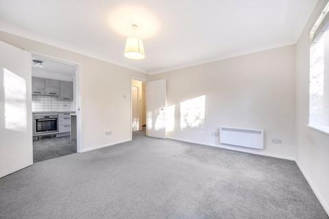 1 bedroom apartment for sale - Fairbairn Close, Purley