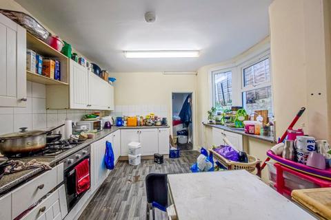 77 Admaston Road, London, SE18 2TP