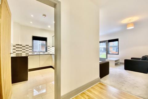 2 bedroom apartment for sale, North Crescent, Leeds