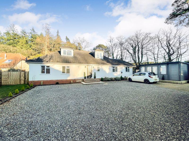 Telegraph Road, West End, SO30 3EY 6 bed detached bungalow for sale £
