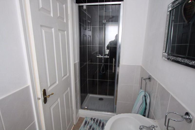 Ensuite to Bed 1