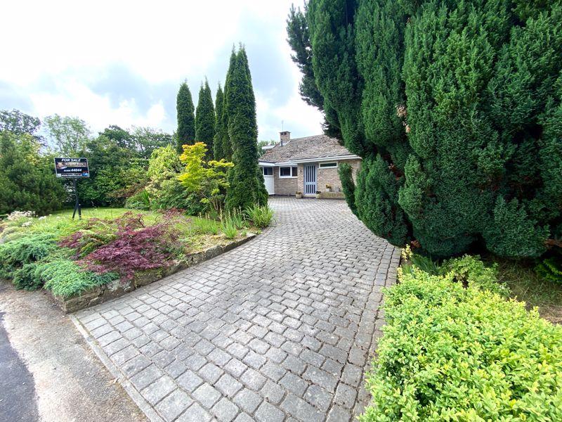 Driveway/Front...
