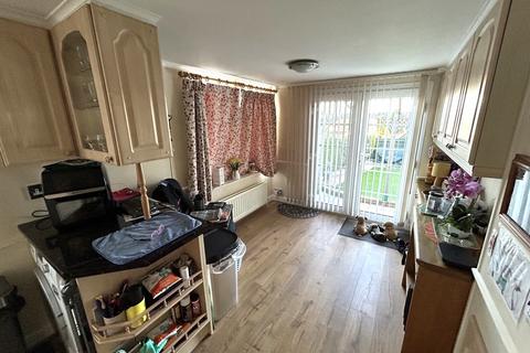 2 bedroom mobile home for sale, Lippitts Hill, Loughton