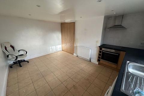 2 bedroom terraced house to rent, Stanley Street, Huddersfield