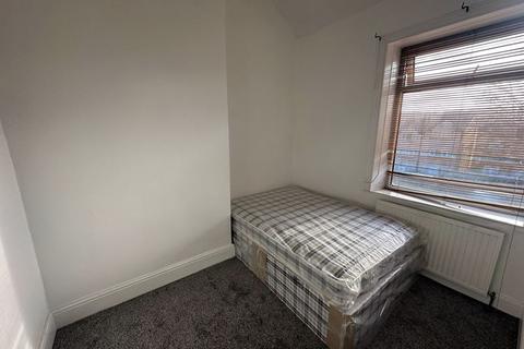 2 bedroom terraced house to rent, Stanley Street, Huddersfield