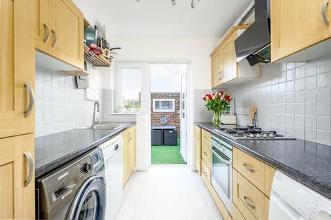 2 bedroom property for sale, Terrace Road, Walton-On-Thames