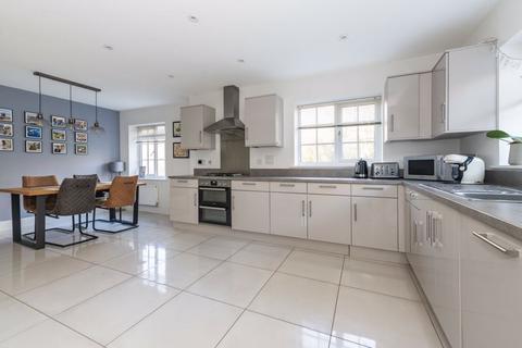 4 bedroom detached house for sale, Millennium Way, Heathfield