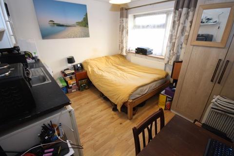 2 bedroom flat for sale, Church Road, Northolt