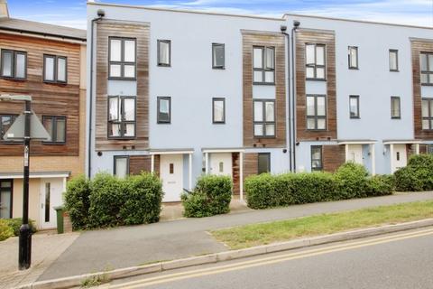 4 bedroom townhouse for sale, Dramsell Rise, St. Neots PE19