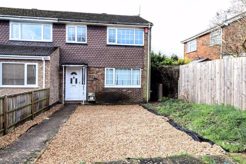 Sutherland Grove, Milton Keynes 3 bed end of terrace house for sale £