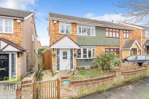 28 Oates Road, Romford, RM5 2HT