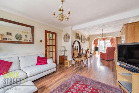 28 Oates Road, Romford, RM5 2HT